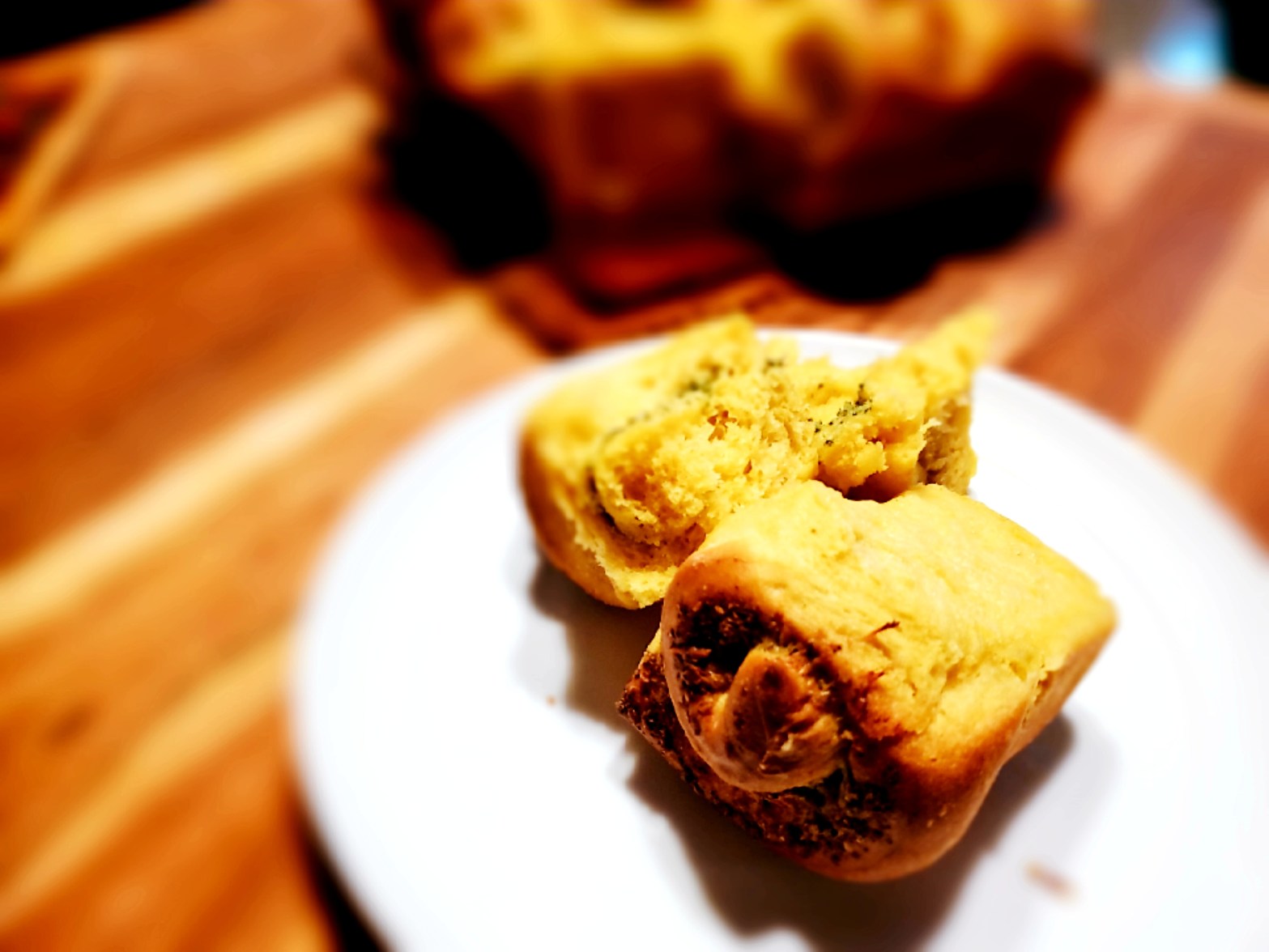 Pumpkin pull apart roll with pesto